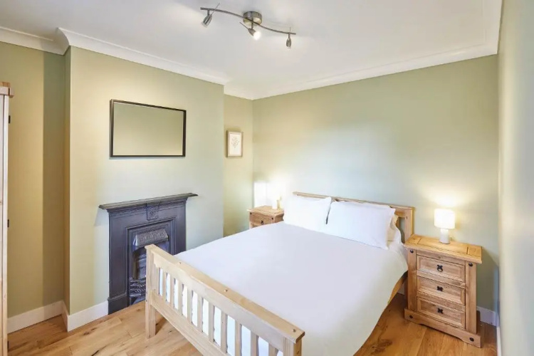 Host Stay Holmedene