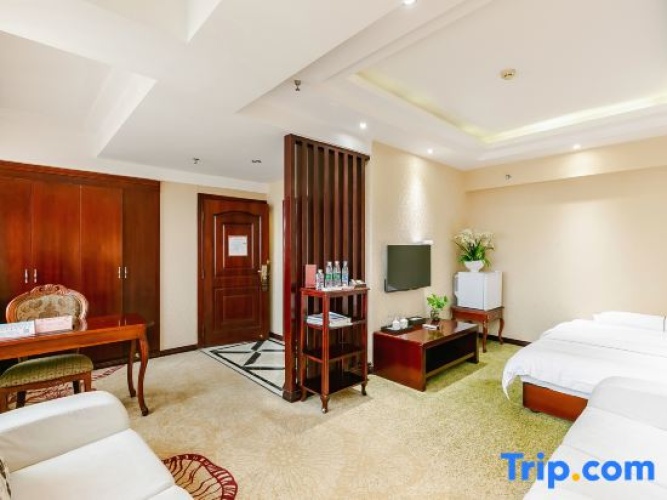 Deluxe Family Suite