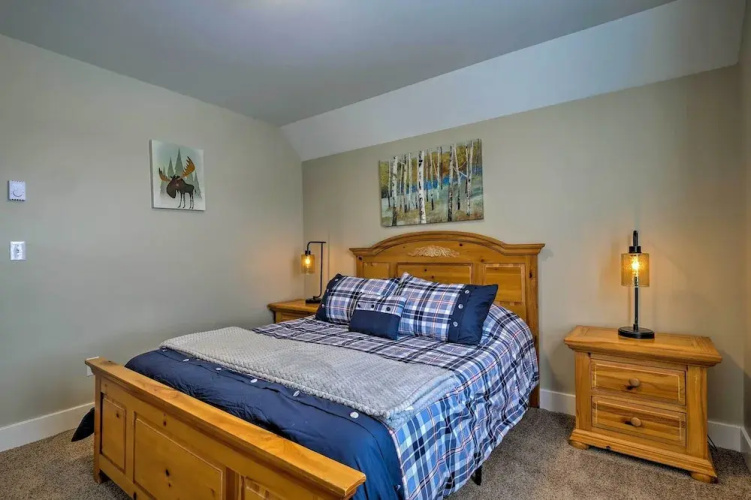 30 Mi to Crested Butte: Dog-friendly Home By River