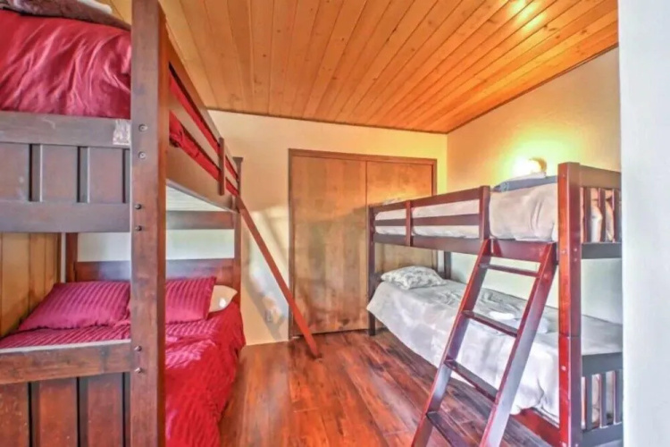 Edgars Hideaway