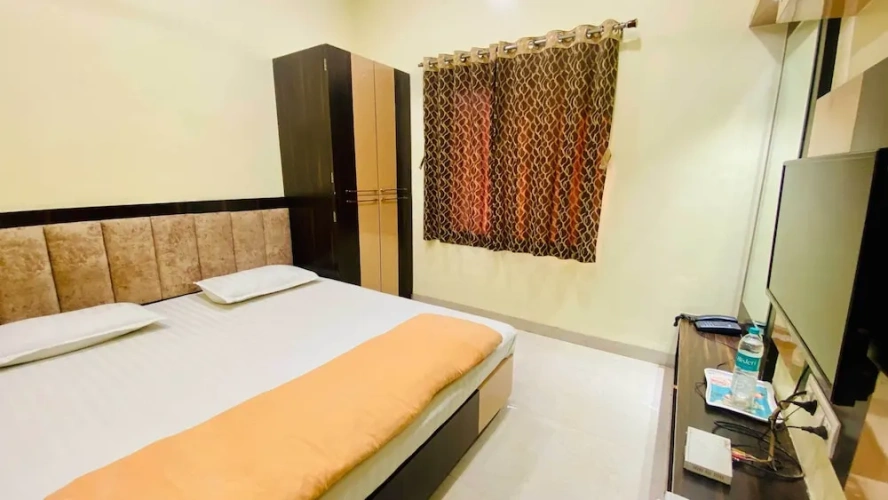 Deluxe Double room with city view