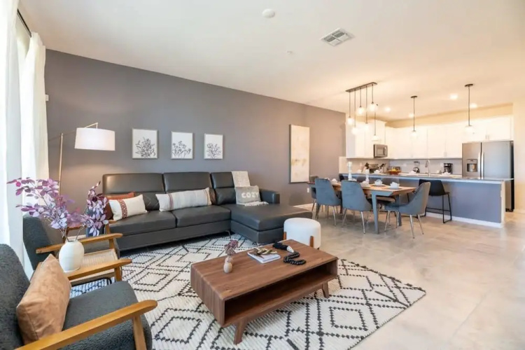 Chic Spacious Condo for the Best Vacations