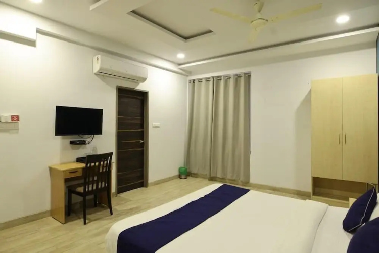 Hotel Trance Babylon Executive Stays