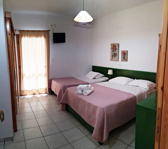 Economy Triple room