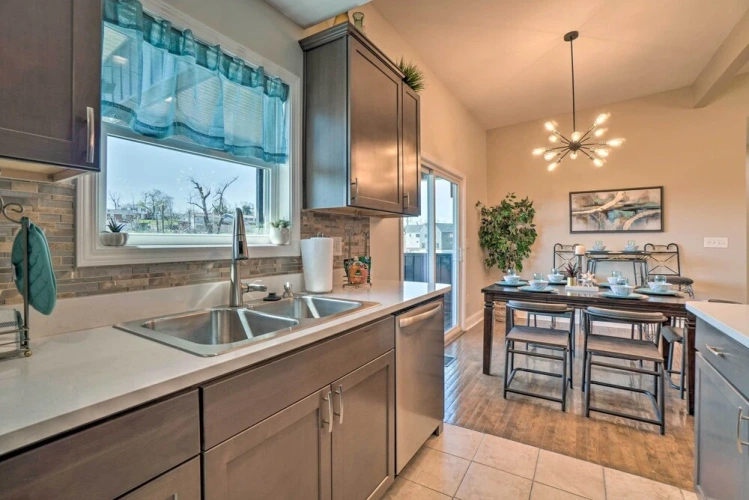4 Bedrooms Cottage