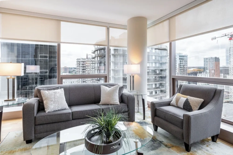 2 Bedrooms Apartment