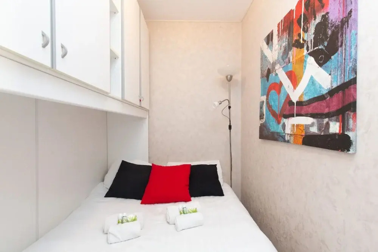 Vaneau Mediterranean Apartment