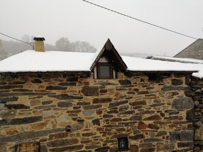 2 Bedrooms Chalet