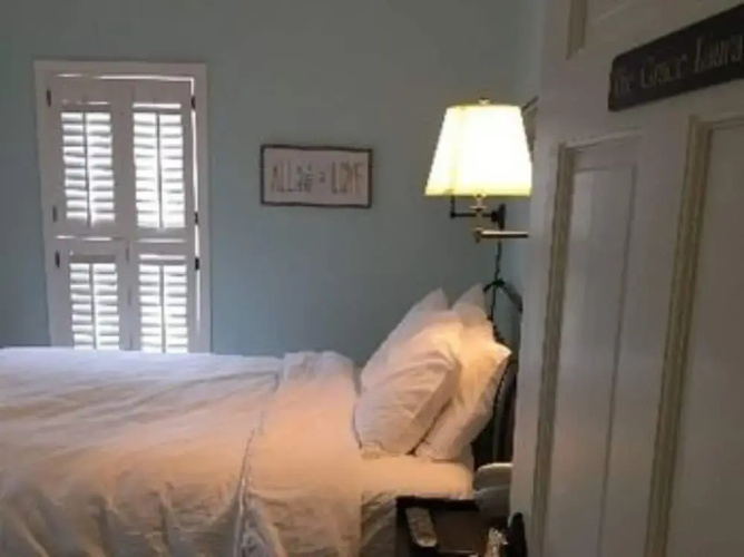 Old Towne Carmel Bed and Breakfast