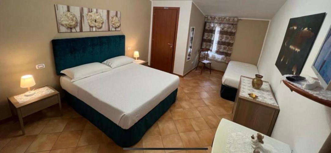 Economy Triple room