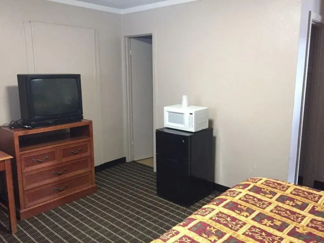 Economy Motel