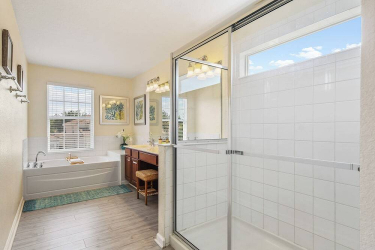 6 BR Home Windsor Hills Sleeps 12 - DVM 1952