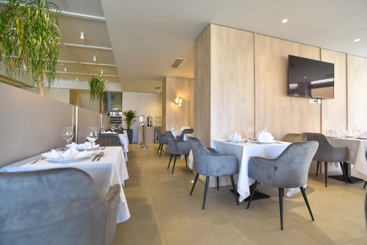 La Mer Hotel
