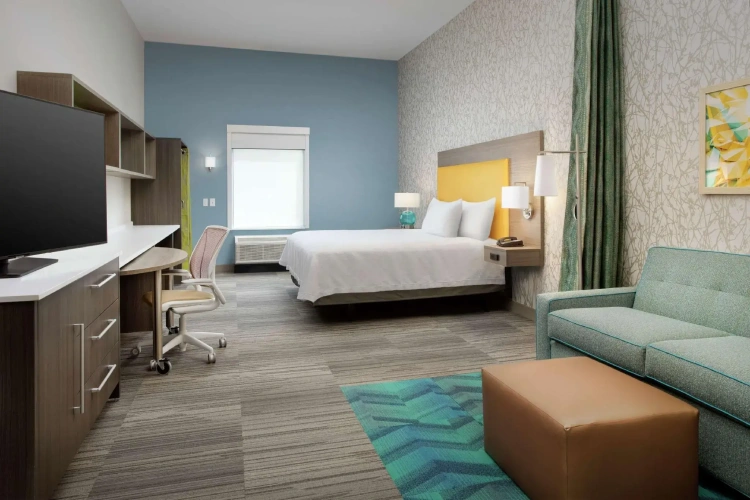 Accessible with Roll-In Shower Double Studio Suite