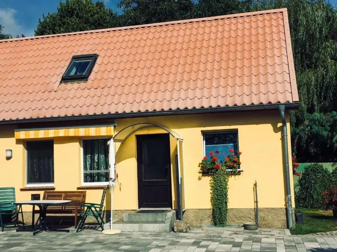 2 Bedrooms Cottage