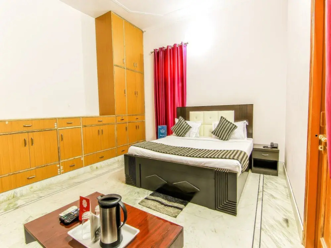OYO 9008 Hotel JMD Inn