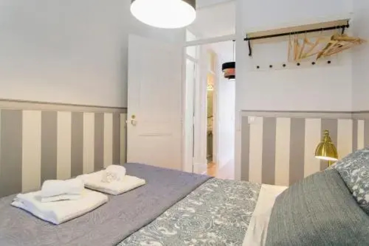 2 Beautiful Suites Upscale Flat Embracing Tejo!