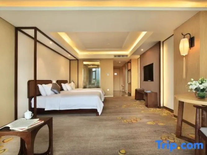 Grand Family Suite with river view