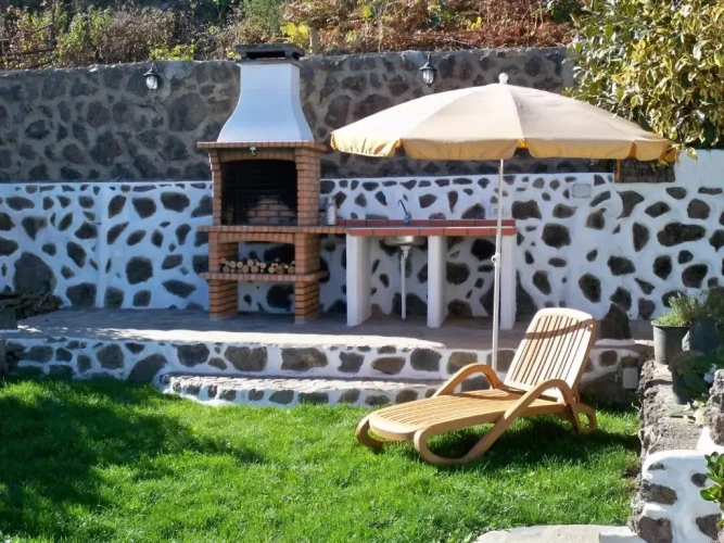 2 Bedrooms Cottage