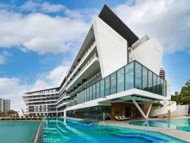 Summer Surfing Resort