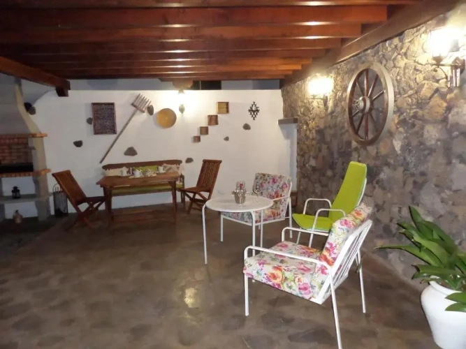 3 Bedrooms Cottage