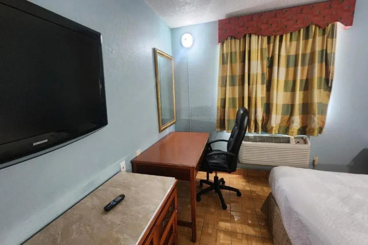Lone Star Inn & Suites