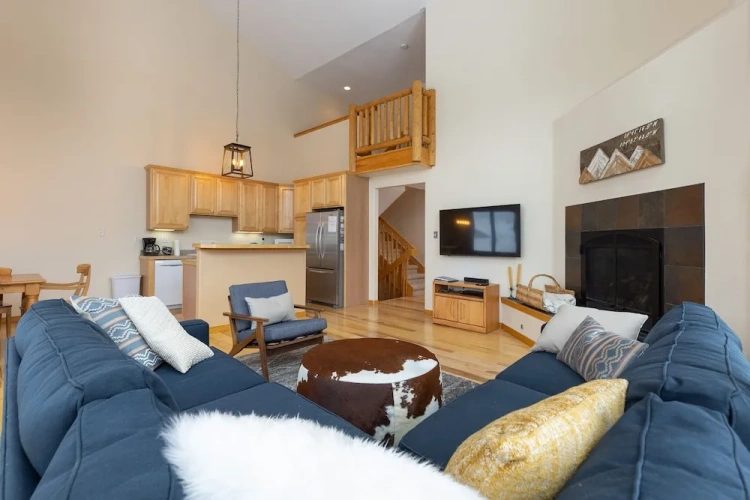 4 Bedrooms Standard room with balcony