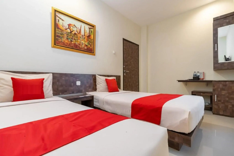 OYO 178 Denata B&B