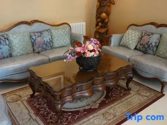 Yantai Qianwei Yongju Hotel