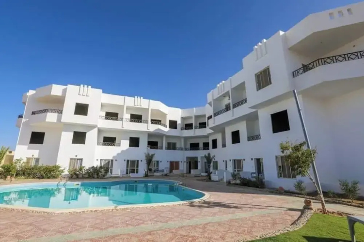 La bonita compound