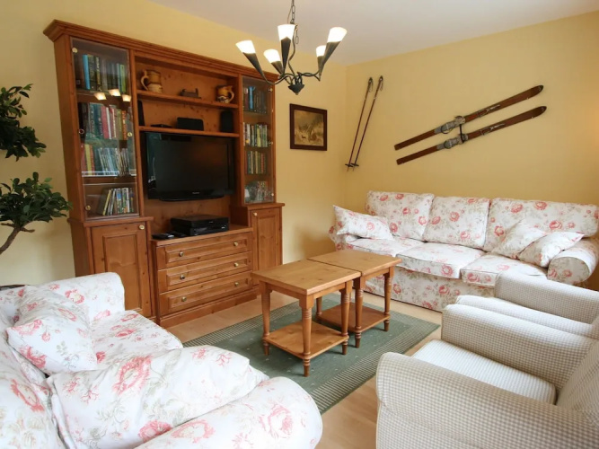 Chalet in Saalbach Near Ski Lift