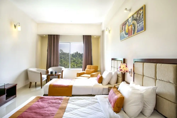 Superior Triple room with land view