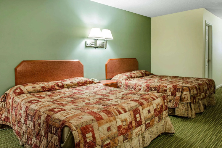Rodeway Inn Groton - New London