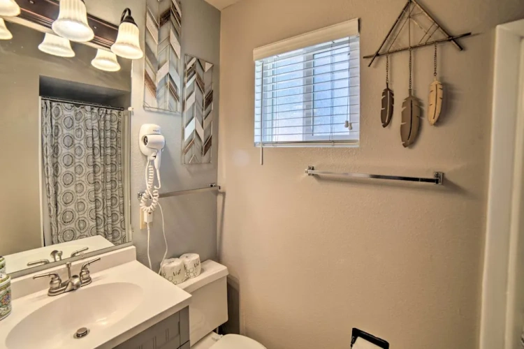 2 Bedrooms Apartment