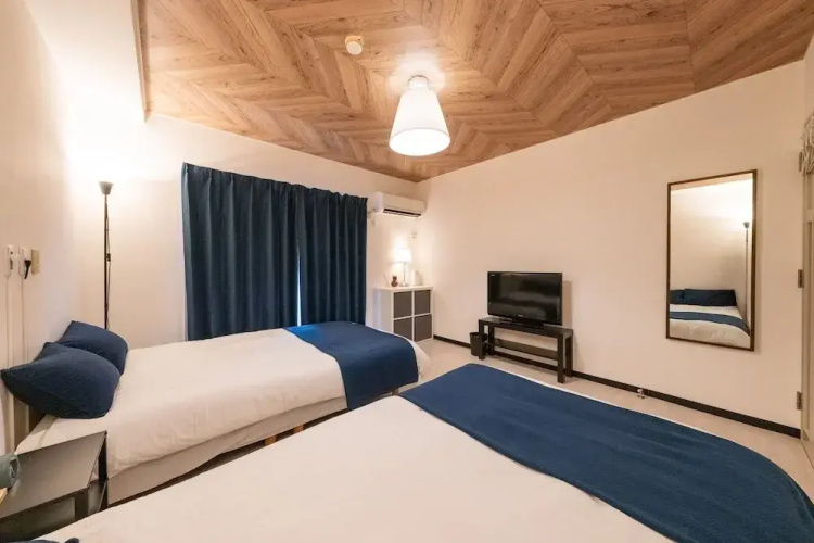 Namba West 5 connecting room