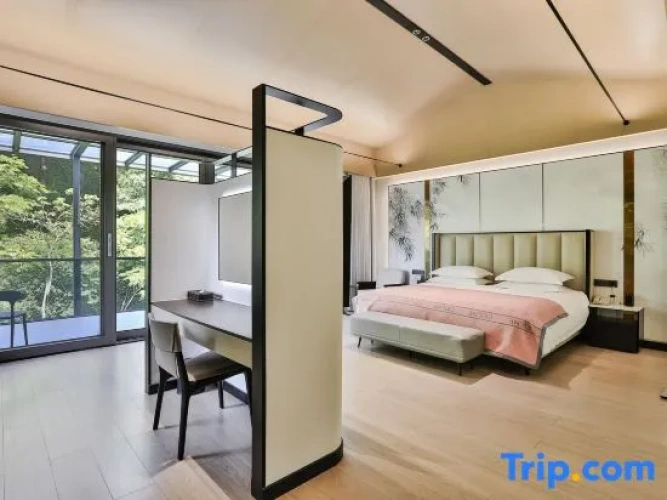 3 Bedrooms Double Suite with balcony