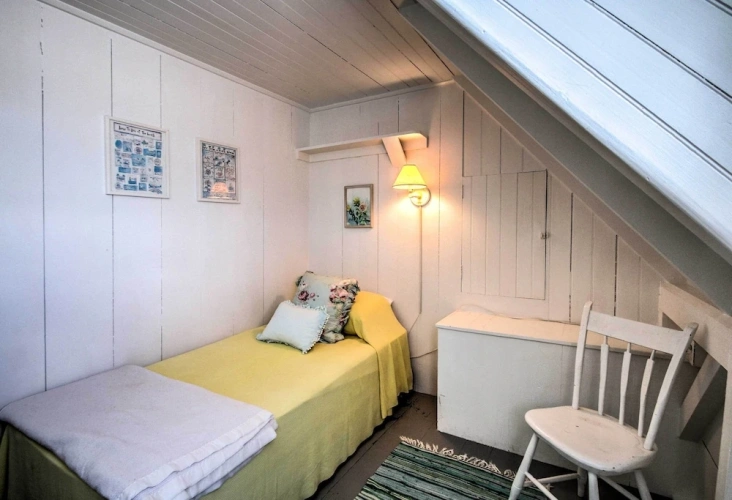 5 Bedrooms Cottage