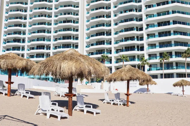Esmeralda Beach Resort