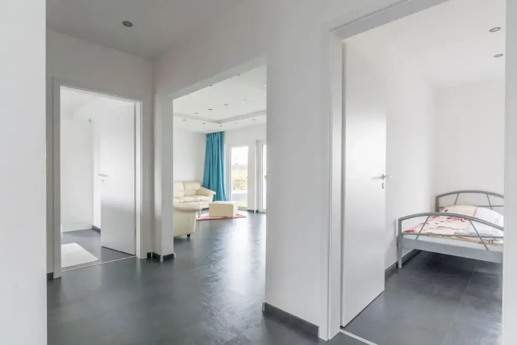 Private House Best Hain (5553)