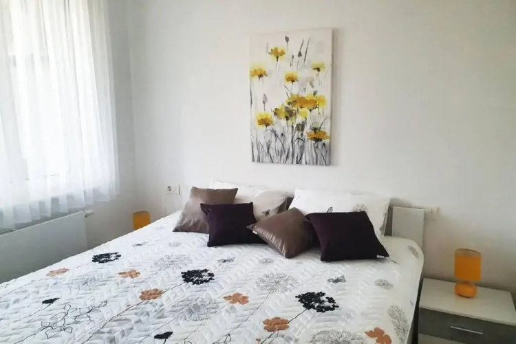 No.5 Apartment