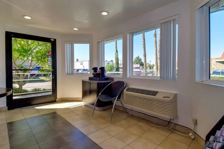 Motel 6 Riverside, CA - South