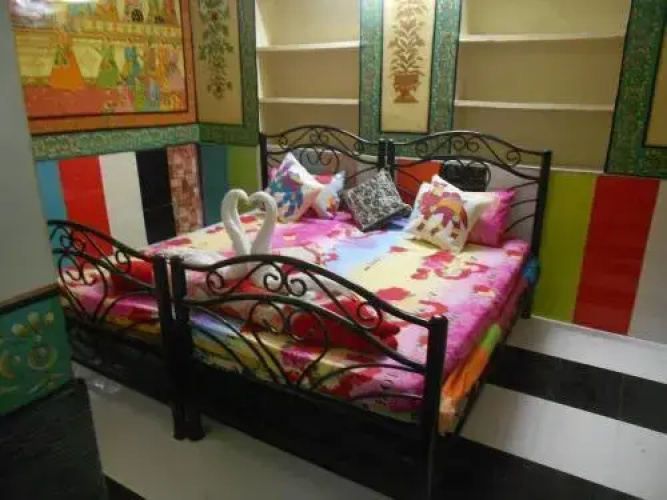 Dylan Cafe And Guest House
