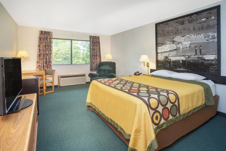 Budget Inn and Suites