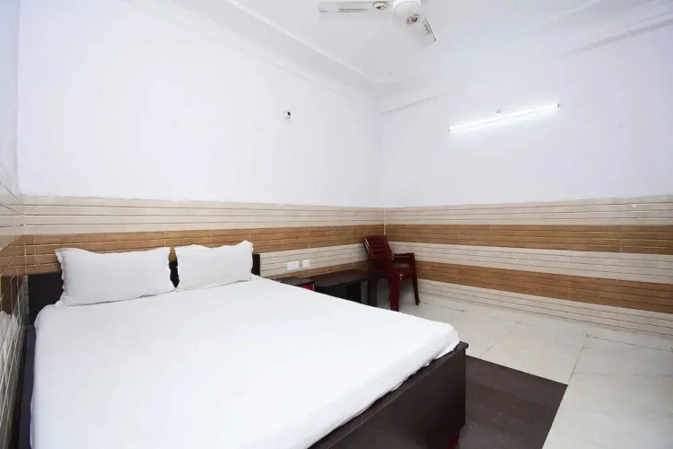 Hotel Amit by OYO Rooms