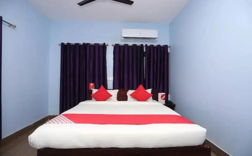 OYO 18355 Hotel Moonlight