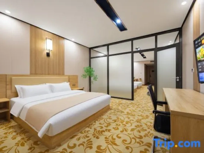 Deluxe Family Suite