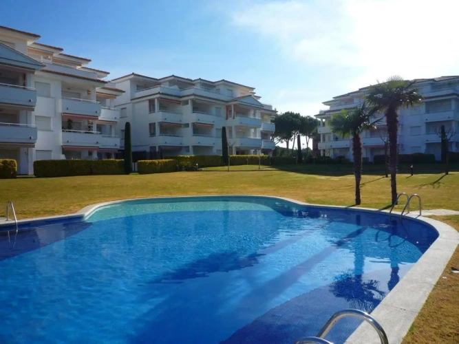 3 Bedrooms Apartment