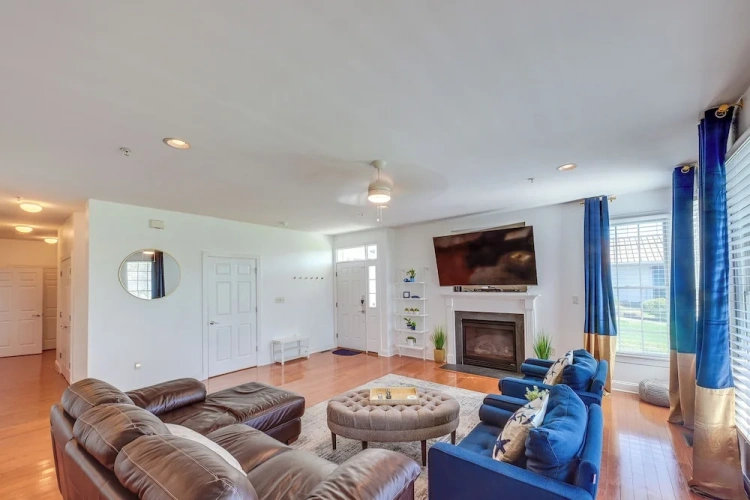 3 Bedrooms Apartment