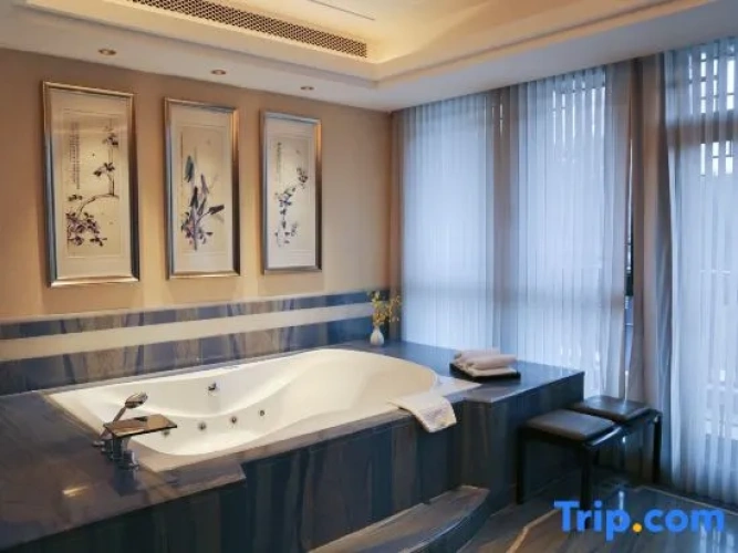 Premier Suite