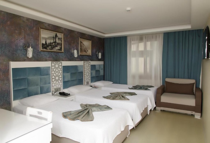 Standard Triple room